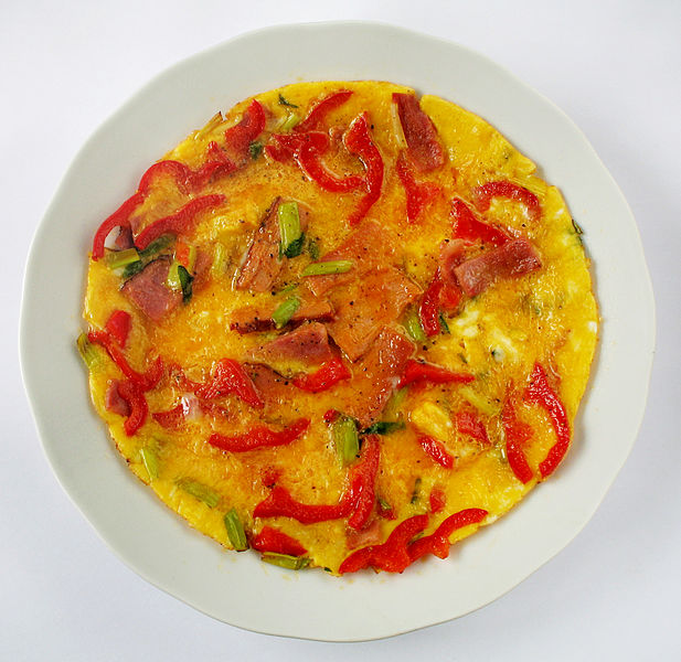 Omelett mit Schinken und Gemüse - Beispielfoto /