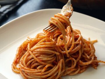 Spaghetti mit salsa di pomodoro