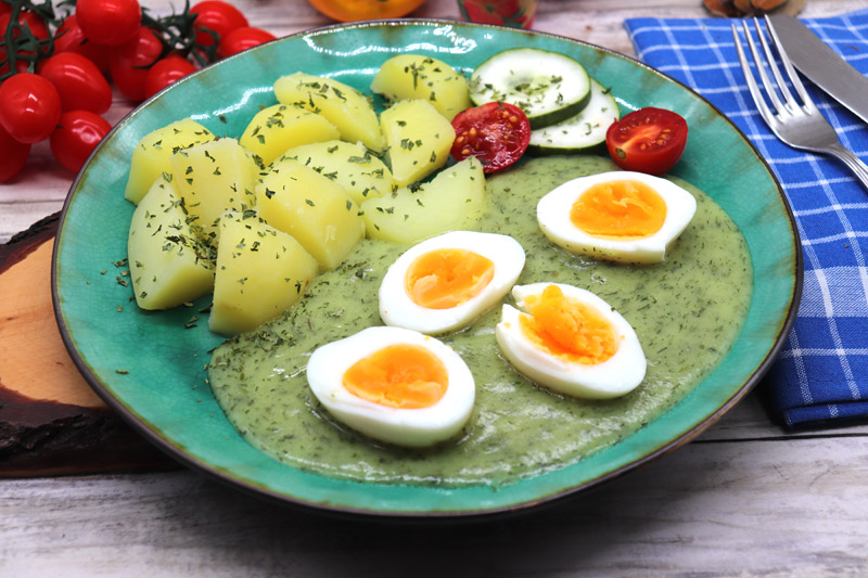 Eier mit Dillsoße