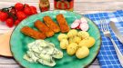 Fischstäbchen, Salzkartoffeln und Gurkensalat