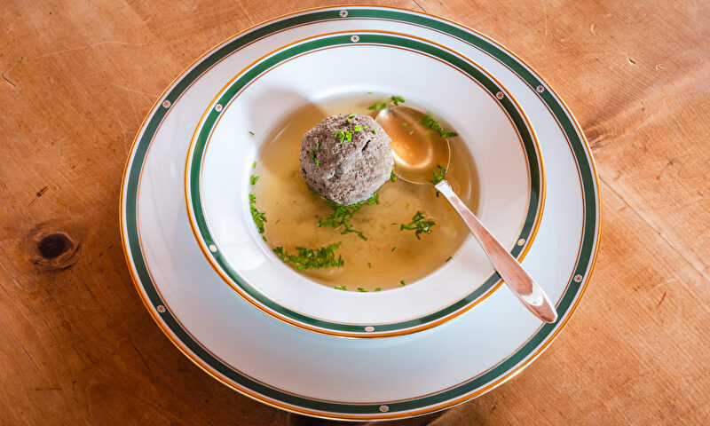 Leberknödelsuppe