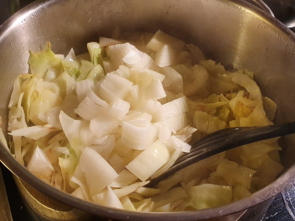 Schmorkohl/Schichtkraut mit Kartoffeln