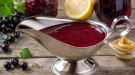 Fruchtige Cumberland-Soße in einer eleganten Edelstahl-Sauciere