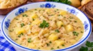 Cremige Riesengebirgische Sauerkrautsuppe mit Kartoffeln, Sauerkraut und Kümmel.